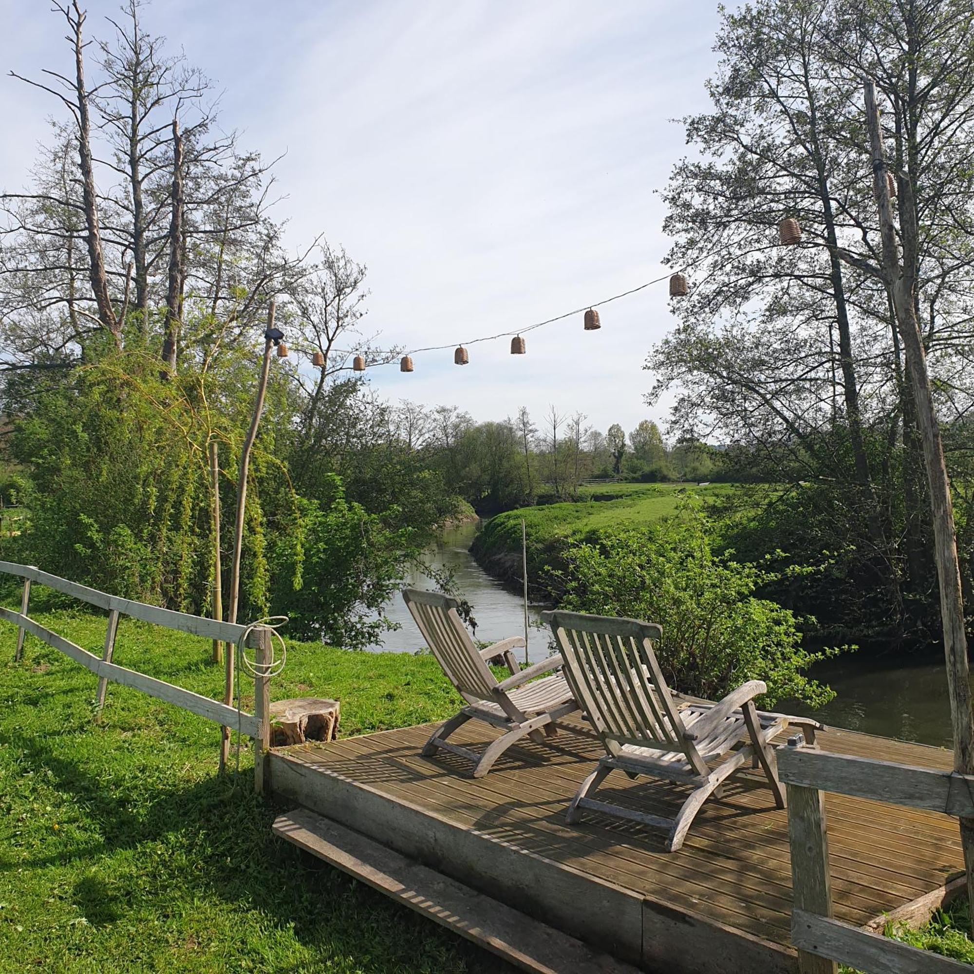 Par Hasard Ou Pas Bed and Breakfast Saint-Martin-aux-Chartrains Buitenkant foto