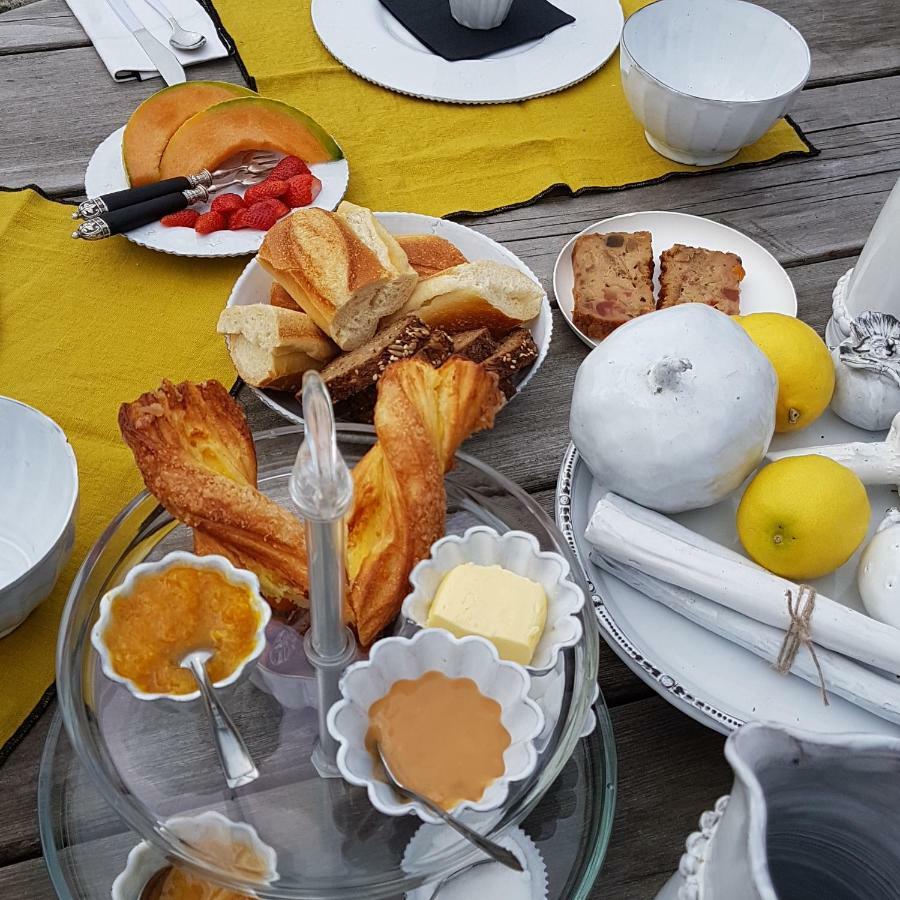 Par Hasard Ou Pas Bed and Breakfast Saint-Martin-aux-Chartrains Buitenkant foto